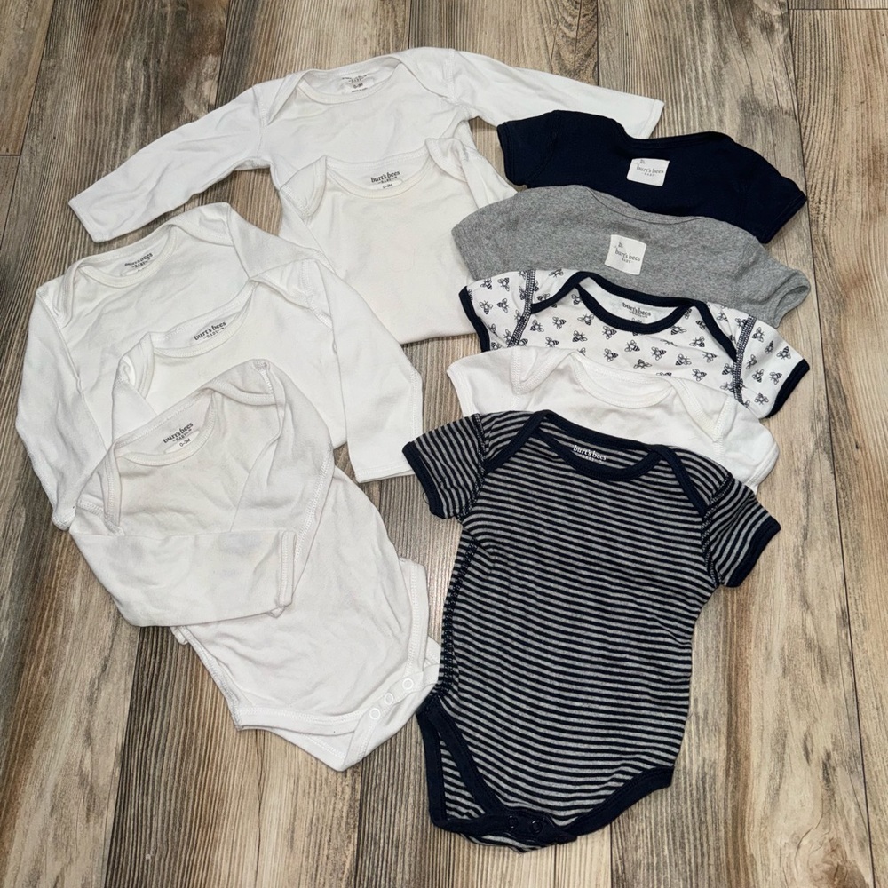 ORGANIC BURTS BEES onesies. Long sleeve. Short sleeve baby boy onesies